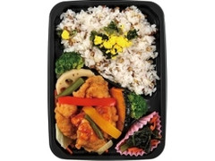 10種野菜が摂れるピリ辛唐揚げ弁当