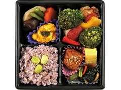 ニューデイズ 管理栄養士監修弁当 十六穀米キヌア入りご飯＆塩糀チキン 商品写真