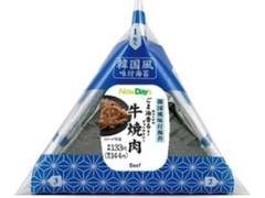 手巻韓国風味付海苔ごま油香る！牛焼肉おにぎり