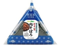 手巻韓国風味付海苔ピリ辛肉そぼろおにぎり