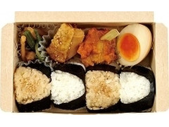 ニューデイズ いろいろおかずの行楽弁当 鯛めし・鮭おにぎり 商品写真