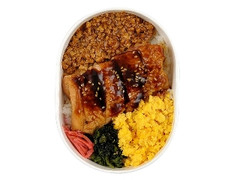 二色そぼろと鶏照焼弁当