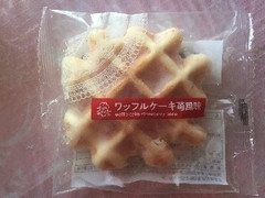 セイコーマート YOUR SWEETS YOUR SWEETS ワッフルケーキ苺風味 商品写真