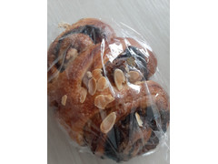 レフボン 菓子パン 黒糖バニラロール 商品写真