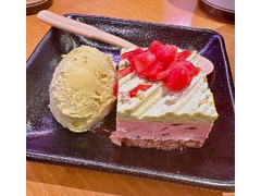 スシロー ピスタチオ＆ベリーのケーキ ピスタチオアイス添え