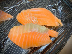 高評価】スシロー にぎり 炙りサーモンバジルチーズの感想