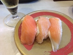 はま寿司 サーモン三種盛り 商品写真