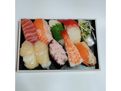 ライフ 北海道産帆立入り海鮮にぎり鮨