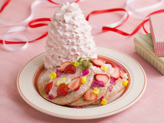 Eggs’n Things いちごと桜ホイップのパンケーキ