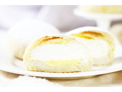 ハートブレッドアンティーク クリームを頬張る ふわもちWクリームパン 商品写真