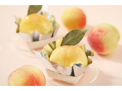 パティスリーピネード まるごと桃のケーキ 商品写真