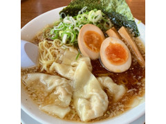 丸源 熟成醤油 月見肉ワンタン麺