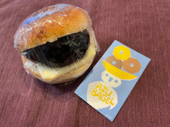 AZU BAGEL 黒ごまあんバターサンド ホール 商品写真