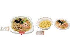 セブン-イレブン 海老と野菜の五目あんかけ焼そば 商品写真