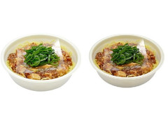 セブン-イレブン 混ぜて食べる！汁なし麻婆豆腐麺 商品写真