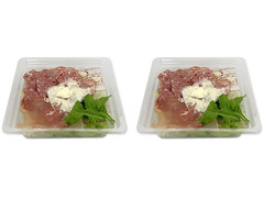 セブン-イレブン 削りチーズを添えたソフトサラミと生ハムのサラダ 商品写真