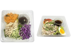 セブン-イレブン シャキシャキ野菜と蒸し鶏のサラダ 商品写真