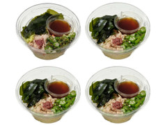 セブン-イレブン 蒸し鶏とオクラのねばねばパスタサラダ
