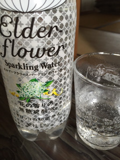 「KIRIN 世界のKitchenから Elderflower Sparkling Water ペット500ml」のクチコミ画像 by レビュアーさん