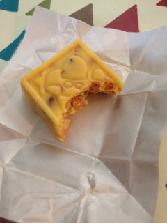 「チロル チロルチョコ チーズアーモンド 1個」のクチコミ画像 by Ryo----Nさん