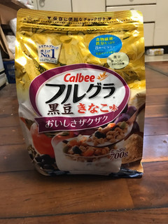 「カルビー フルグラ 黒豆きなこ味 袋350g」のクチコミ画像 by つばさピアスさん