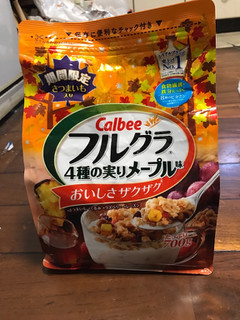 「カルビー フルグラ 4種の実りメープル味 袋700g」のクチコミ画像 by つばさピアスにぞっこん中さん