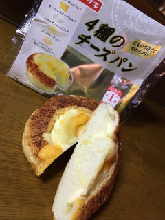 「ヤマザキ 4種のチーズパン 袋1個」のクチコミ画像 by モモコとモココさん