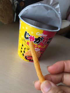 「カルビー じゃがりこ 明太チーズ カップ52g」のクチコミ画像 by モモコとモココさん