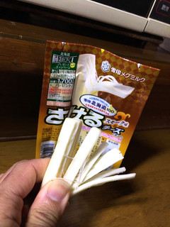 「雪印 北海道100 さけるチーズ スモーク味 袋30g×2」のクチコミ画像 by モモコとモココさん