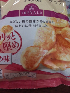 「トップバリュ 堅めの食感 カリッと揚げたポテトチップス うめ味 袋60g」のクチコミ画像 by kafuruさん