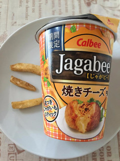 「カルビー Jagabee 焼きチーズ味 カップ38g」のクチコミ画像 by MOKAさん