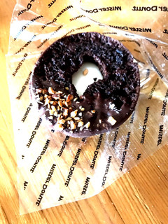 「ミスタードーナツ 焼きマシュマロチョコレート チョコアーモンド」のクチコミ画像 by aoiimikanさん