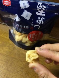 「亀田製菓 堅ぶつ 袋60g」のクチコミ画像 by モモコとモココさん