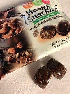 「森永製菓 ヘルシースナッキング アーモンドと黒大豆のビターチョコ 袋30g」のクチコミ画像 by SweetSilさん