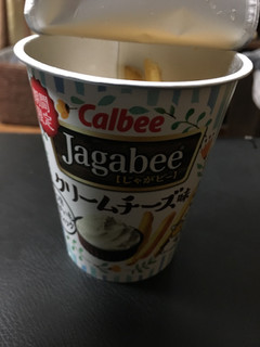 「カルビー Jagabee クリームチーズ味 カップ38g」のクチコミ画像 by かおるうさん