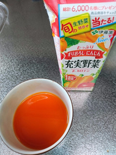 「伊藤園 充実野菜 緑黄色野菜ミックス すりおろしにんじん パック200ml」のクチコミ画像 by mamesukeさん