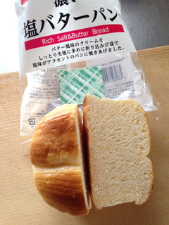 「ダイソー セレクト 濃い塩バターパン 袋1個」のクチコミ画像 by ポロリさん