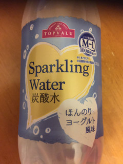 「イオン トップバリュ（TOPVALU） スパークリングウォーター 炭酸水 ほんのりヨーグルト風味 500ml」のクチコミ画像 by 好物は栗さん