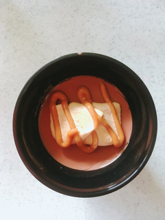 「セブン-イレブン スプーンで食べるとろ生食感塩キャラメル」のクチコミ画像 by ゆにょちゃぬさん