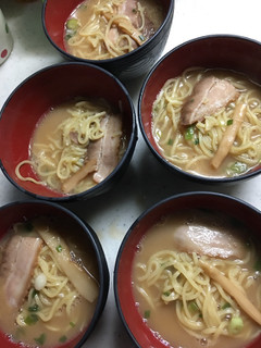 「キンレイ なべやき屋キンレイ お水がいらない ラーメン 横綱 豚骨しょうゆ味 袋455g」のクチコミ画像 by み～ちゃさん