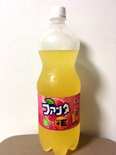 「コカ・コーラ ファンタ すもも＋E ペット1.5L」のクチコミ画像 by けんじぶーさん