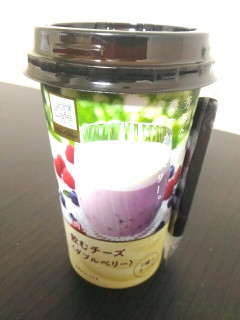 「ローソン Uchi Cafe’ SWEETS 飲むチーズ ダブルベリー」のクチコミ画像 by xのっちむxさん