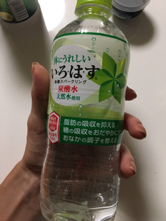 「コカ・コーラ い・ろ・は・す 無糖スパークリング ペット515ml」のクチコミ画像 by aiponさん