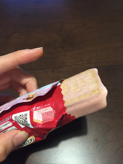 「森永製菓 苺のチーズスティック 袋63ml」のクチコミ画像 by レビュアーさん