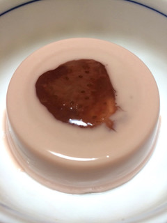 「トーラク 神戸プリン 甘熟いちご カップ78g×4」のクチコミ画像 by とうふむしさん