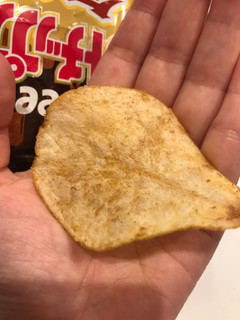 「カルビー ポテトチップス 宮城の味 仙台牛の炙り焼き味 袋55g」のクチコミ画像 by れれたんさん