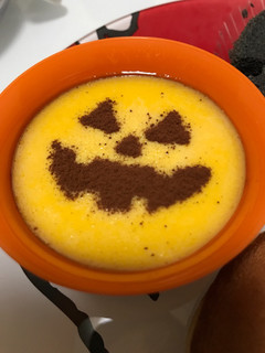 「ローソン 石川県産味平かぼちゃの濃厚プリン」のクチコミ画像 by あっちゅんちゃんさん