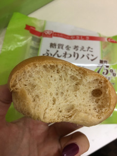 「コープこうべ 糖質を考えたふんわりパン 袋4個」のクチコミ画像 by aiponさん