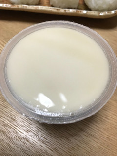「おとうふ工房いしかわ 豆乳ミルクプリン カップ1個」のクチコミ画像 by あっちゅんちゃんさん
