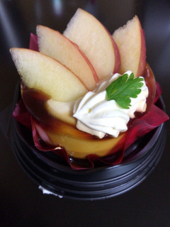 「ローソン Uchi Cafe’ SWEET 青森県産りんごとキャラメルのケーキ」のクチコミ画像 by mamioさん